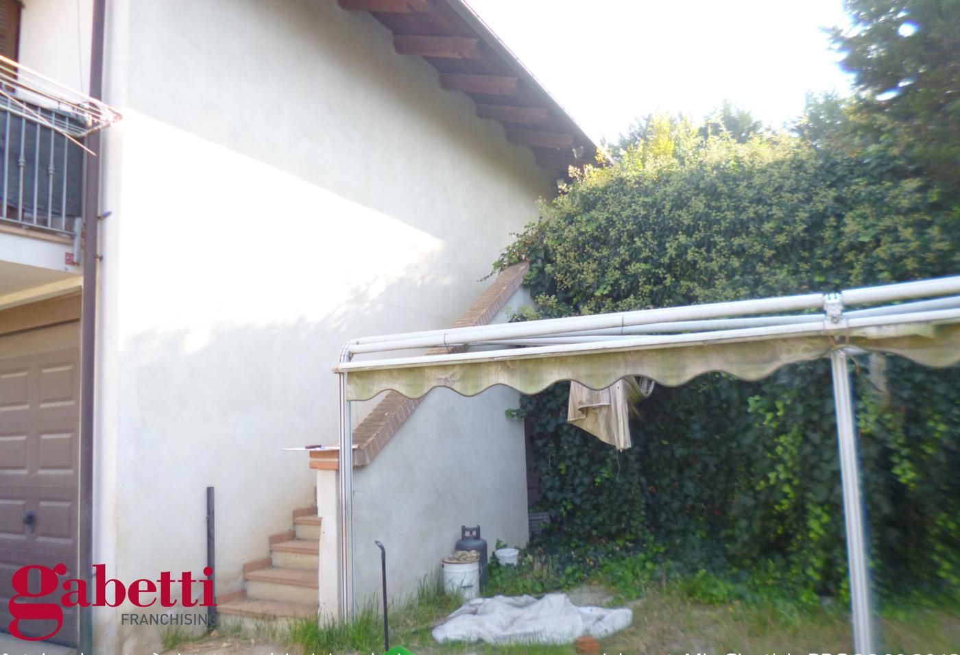 Casa indipendente con giardino a Mont�