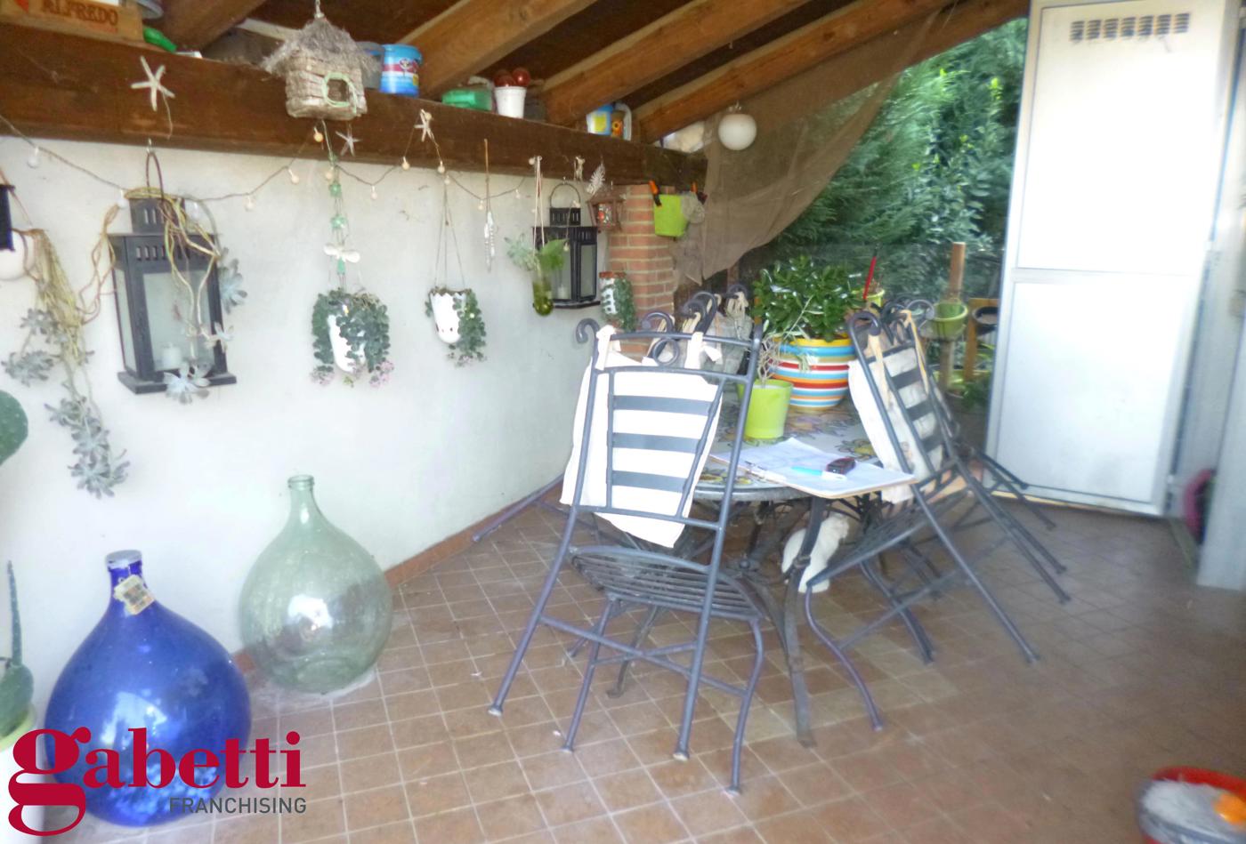 Casa indipendente con giardino a Mont�