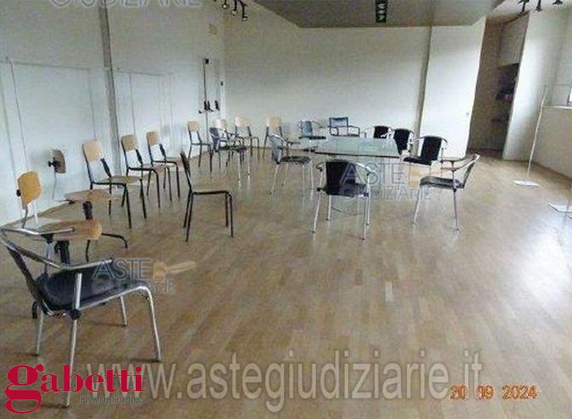 Ufficio in vendita a Sommariva del Bosco