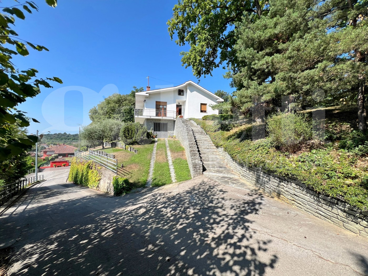 Casa indipendente con giardino a Baldissero d'Alba