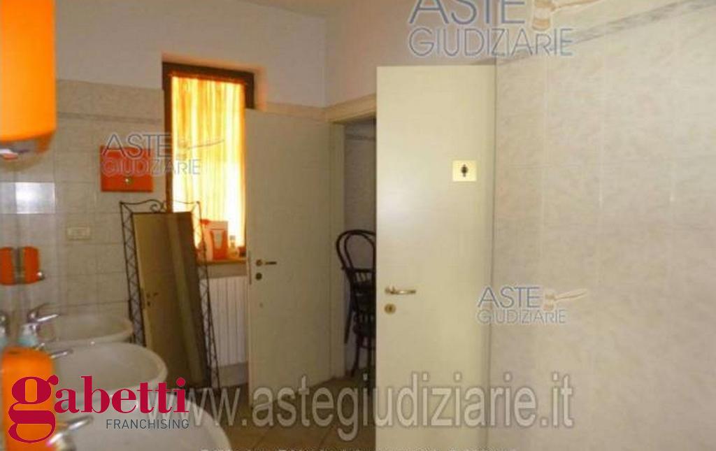 Negozio in vendita a Cherasco
