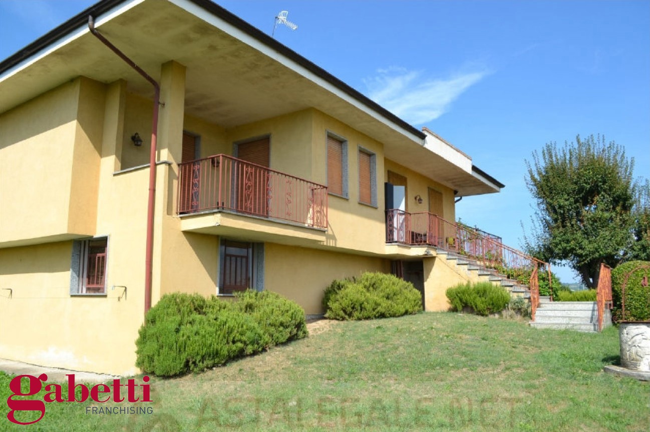 Casa indipendente con giardino a Cherasco