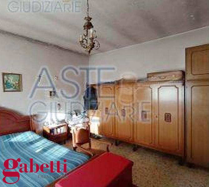Casa indipendente da ristrutturare a Dogliani