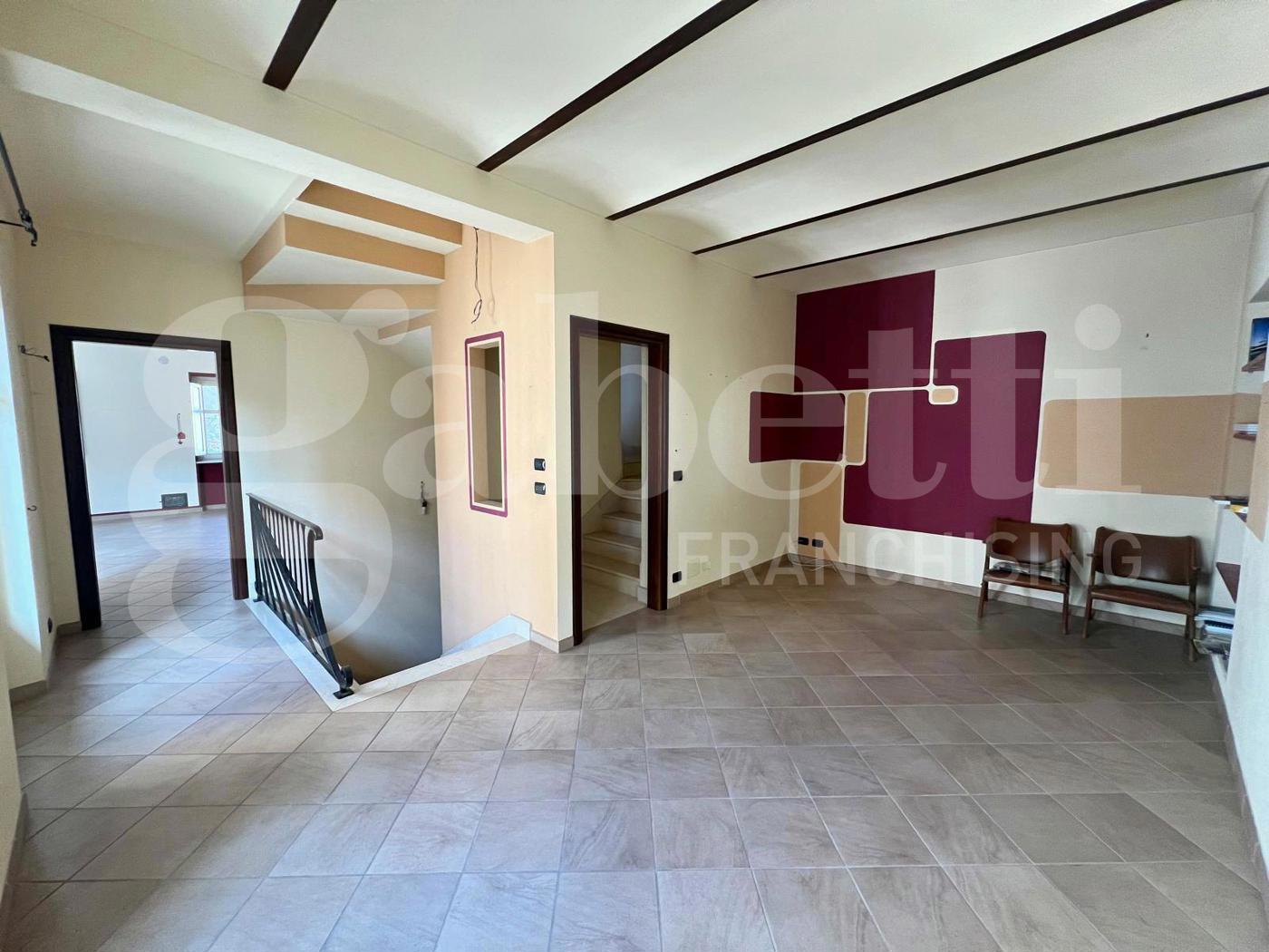 Casa indipendente in vendita a Canale