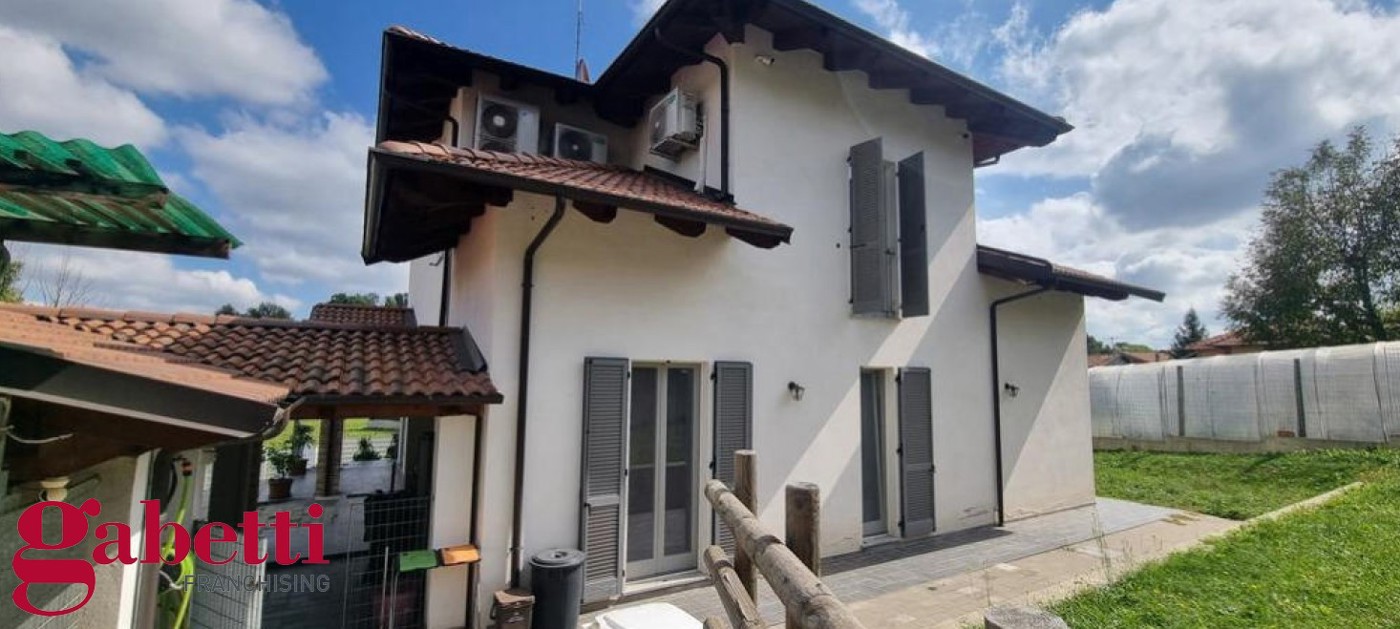 Casa indipendente con giardino a Bra