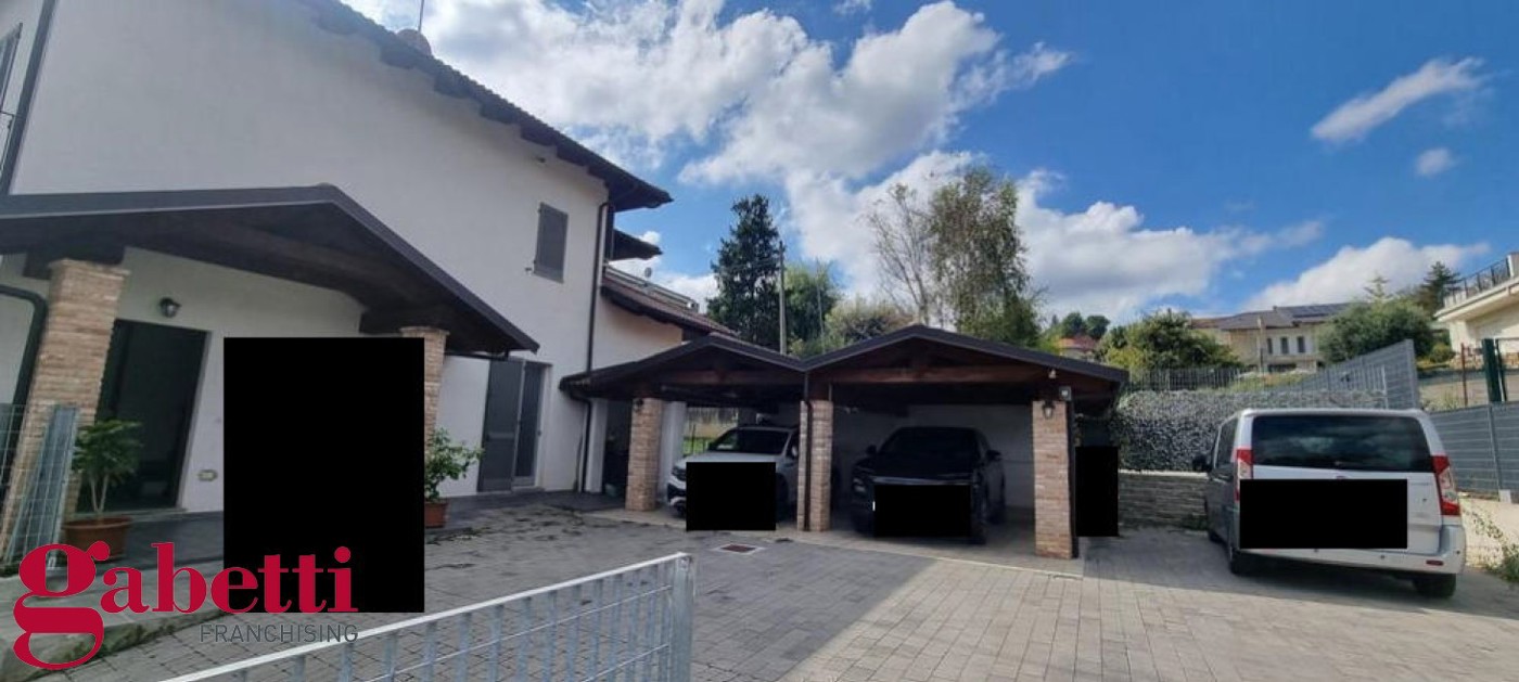 Casa indipendente con giardino a Bra