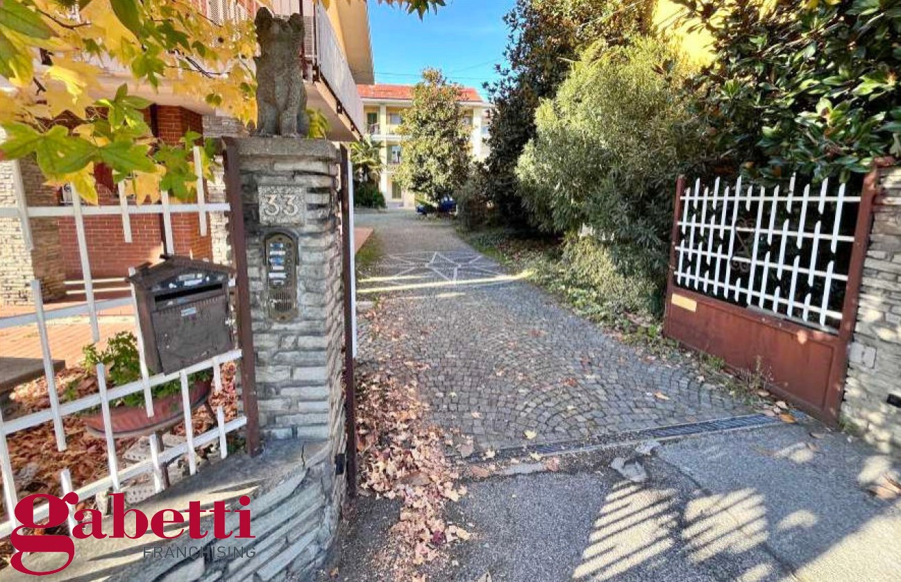 Box/Garage 15mq in vendita a Bra