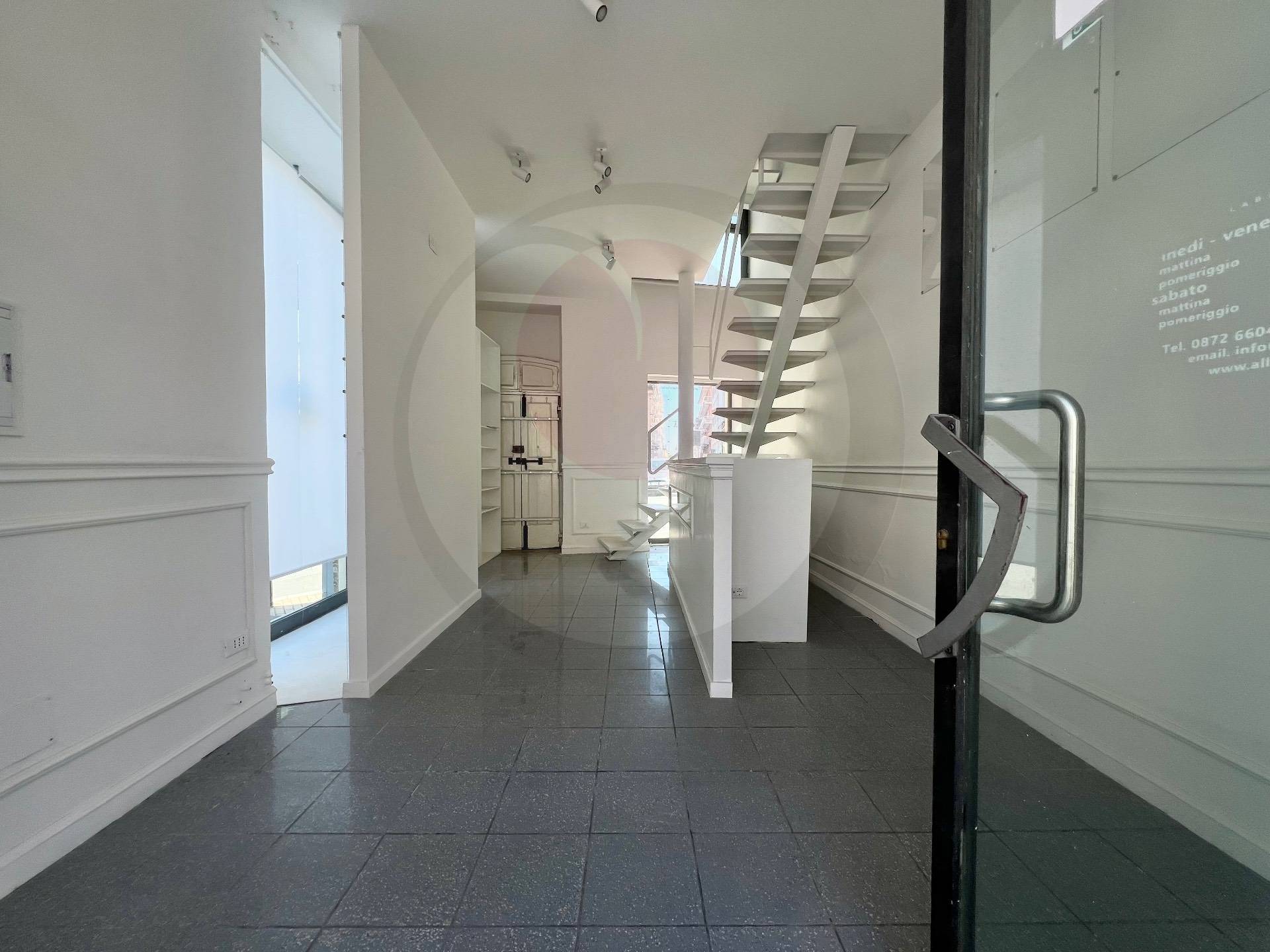 Locale commerciale in affitto a Lanciano