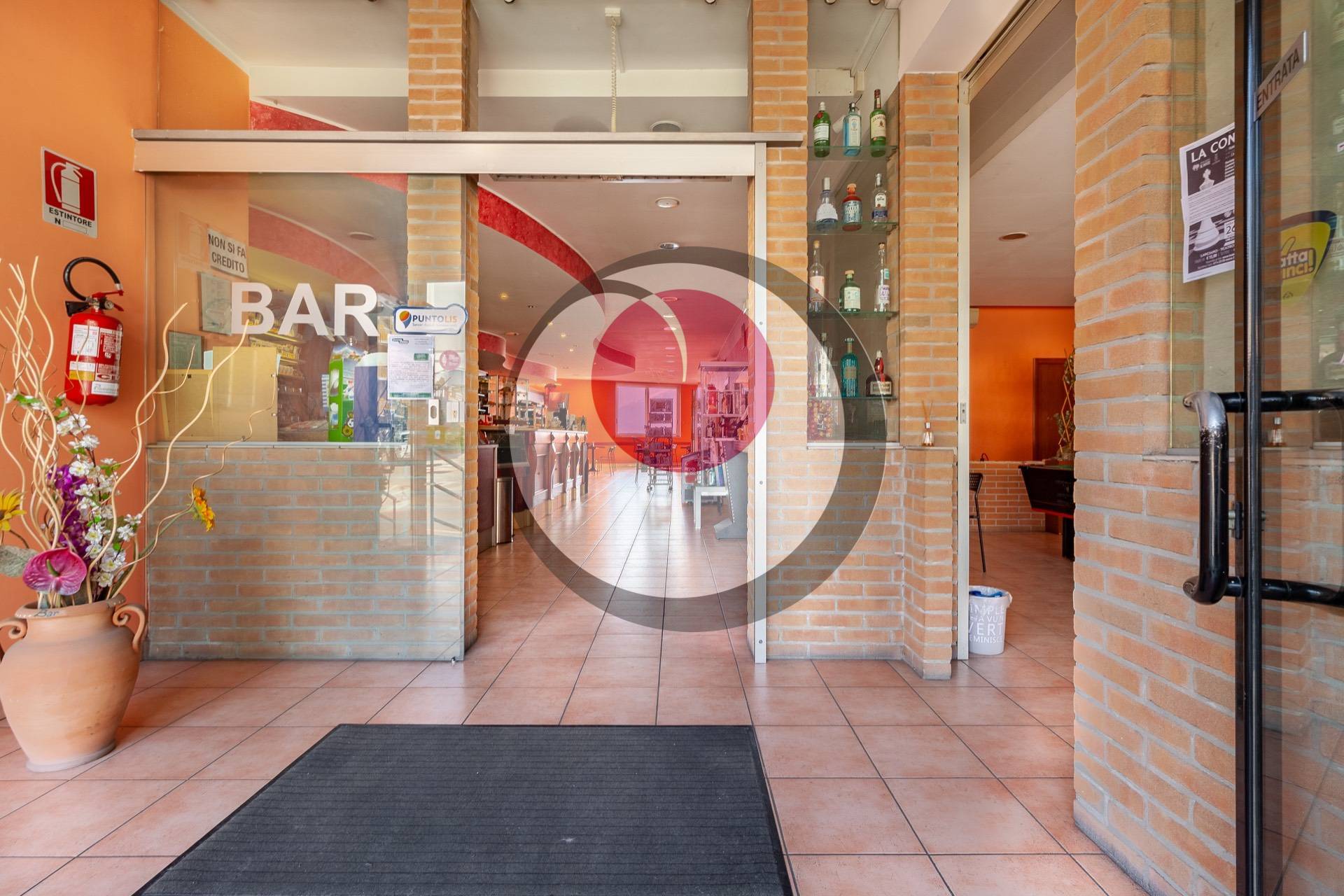 Locale commerciale in vendita a Castel Frentano