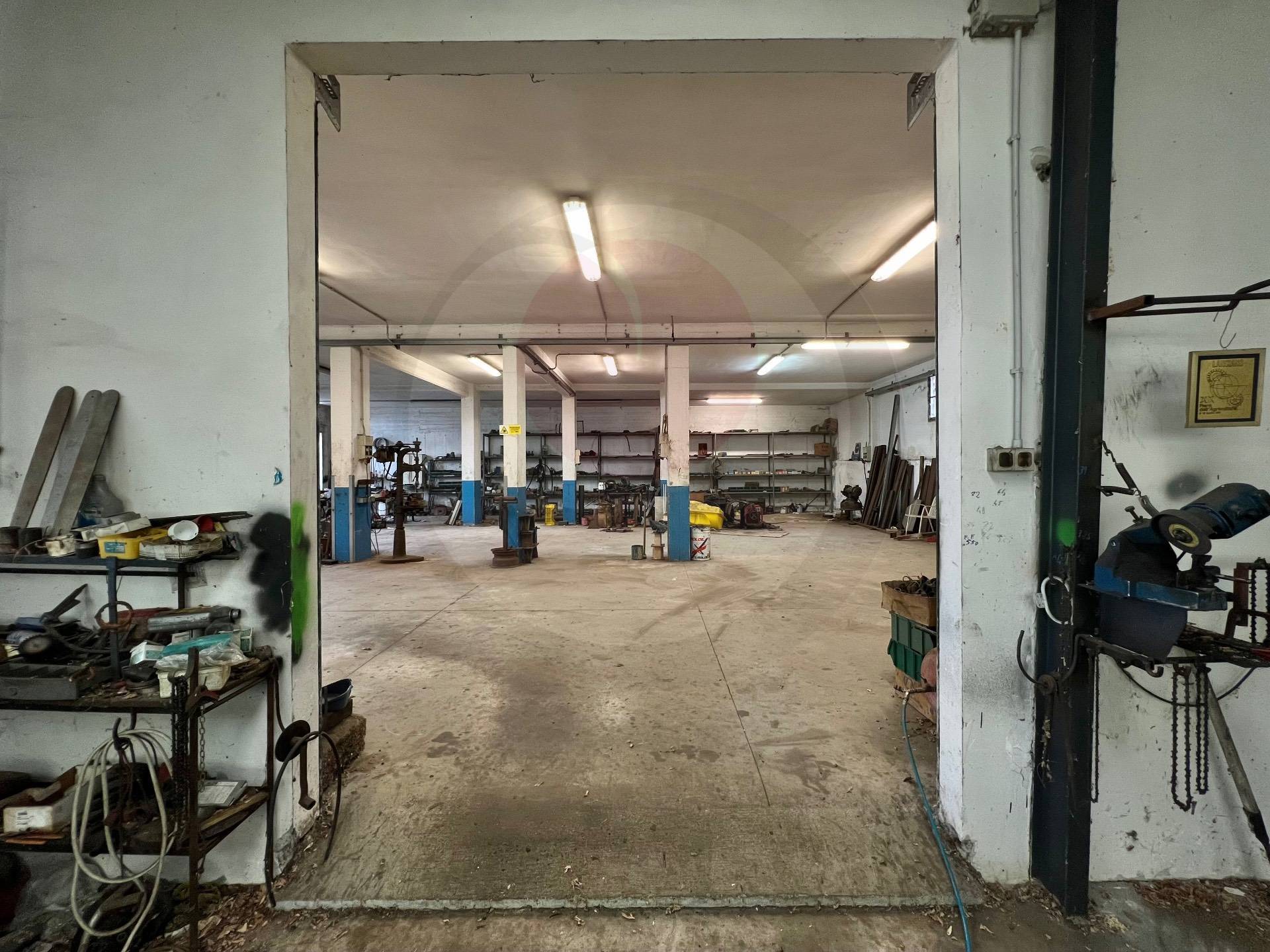 Opificio in vendita a Rocca San Giovanni