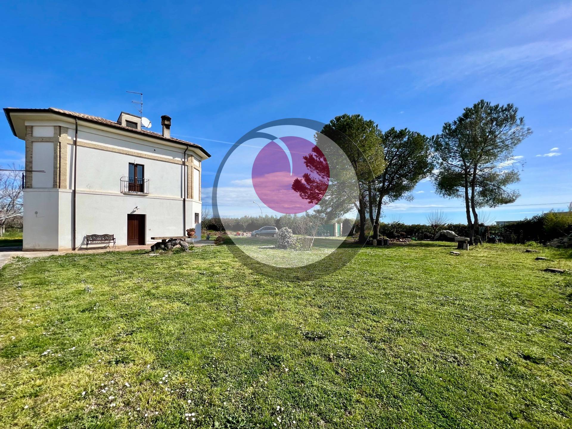 Casa singola con terreno in vendita a San Vito Chietino