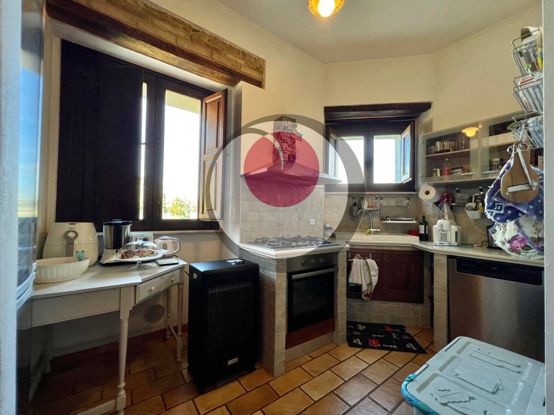 Casa singola con terreno in vendita a San Vito Chietino