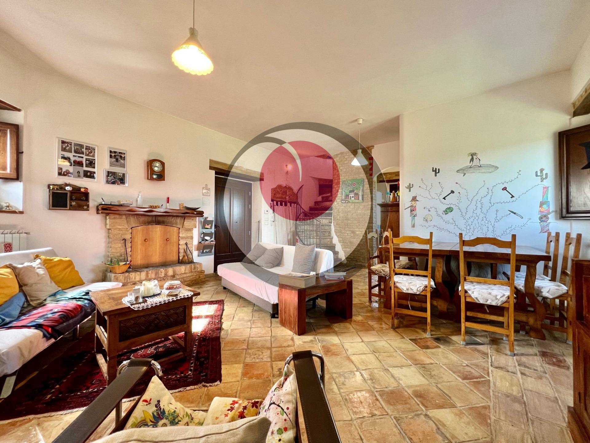 Casa singola con terreno in vendita a San Vito Chietino