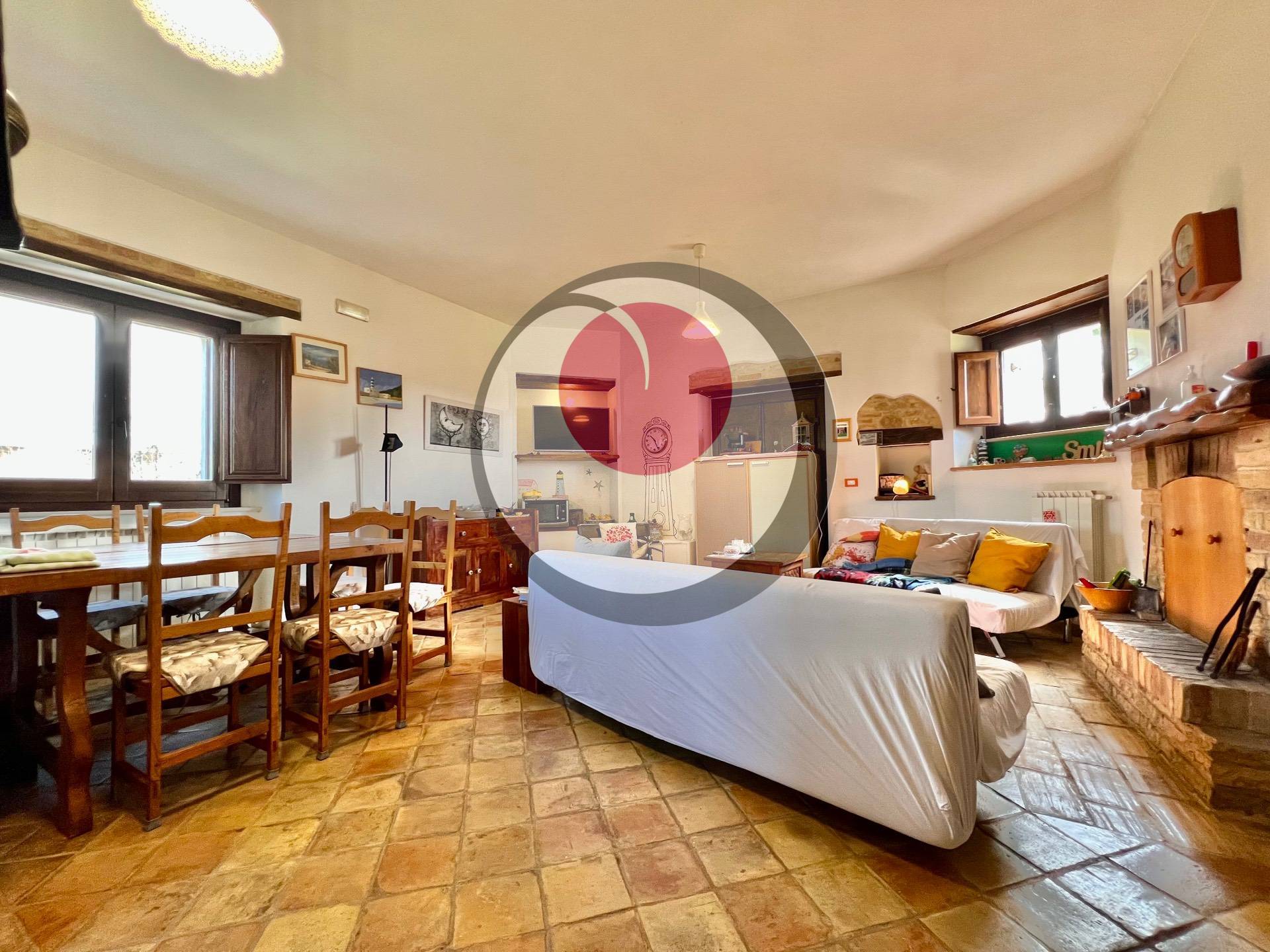 Casa singola con terreno in vendita a San Vito Chietino