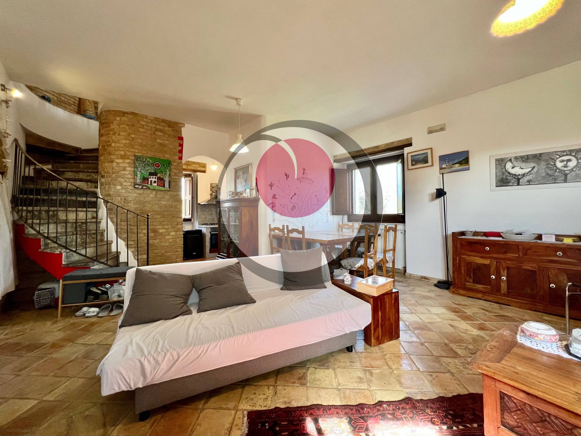 Casa singola con terreno in vendita a San Vito Chietino