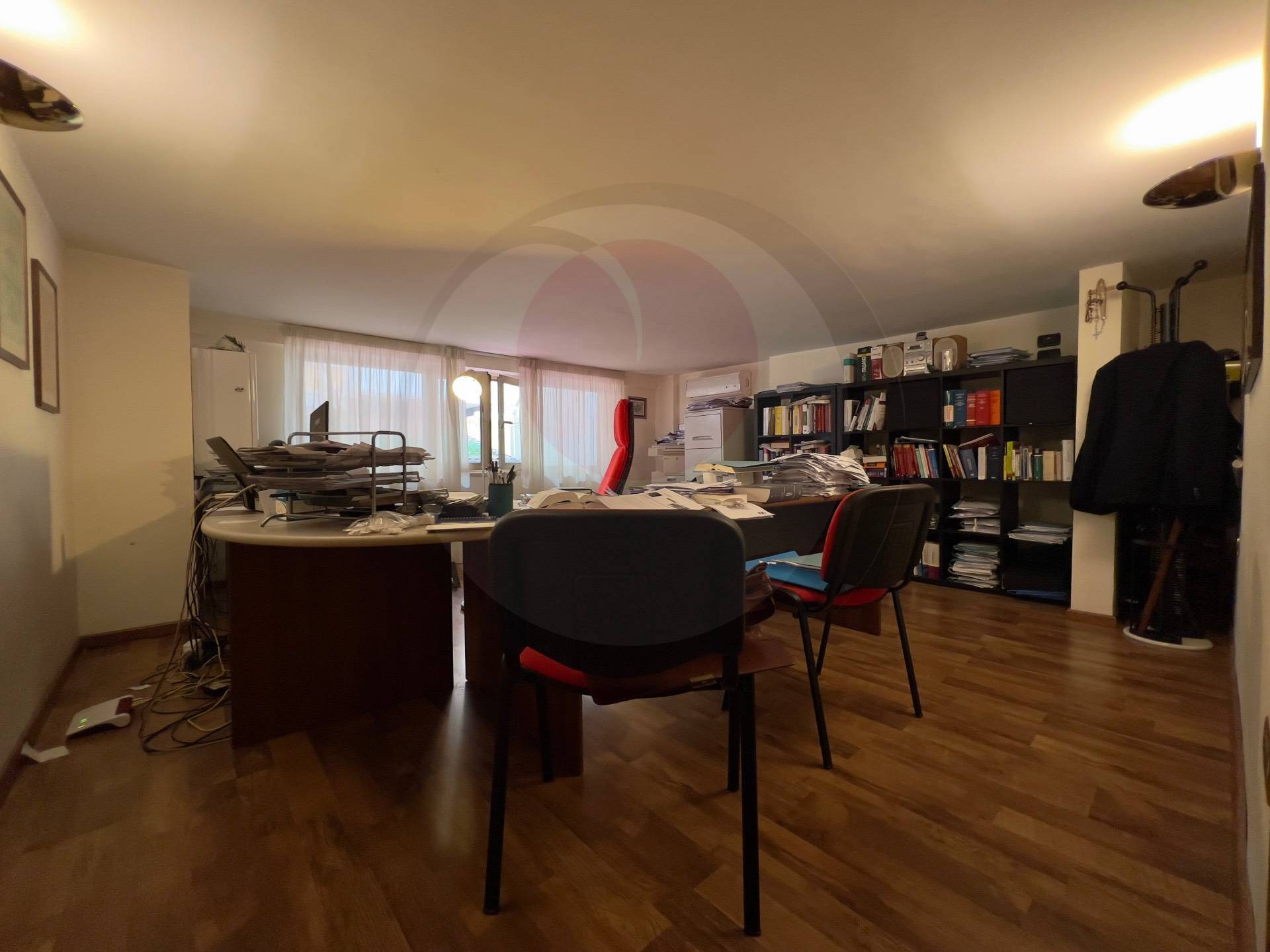 Locale uso ufficio in vendita a Lanciano