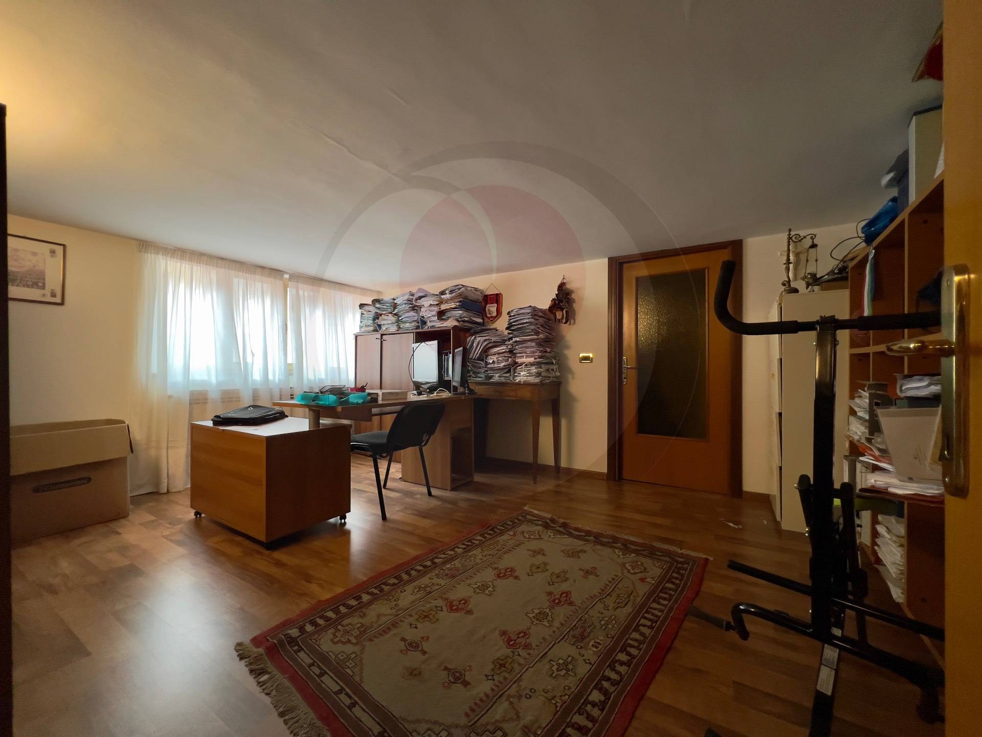 Locale uso ufficio in vendita a Lanciano