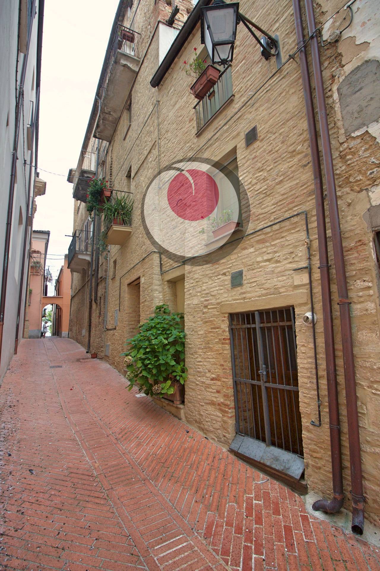 stabile/ palazzo in affitto a Lanciano
