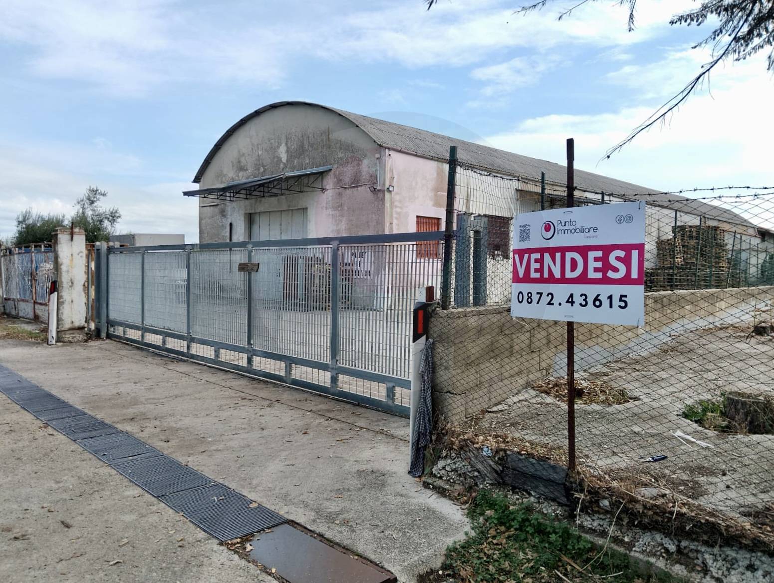 Opificio in vendita a Frisa