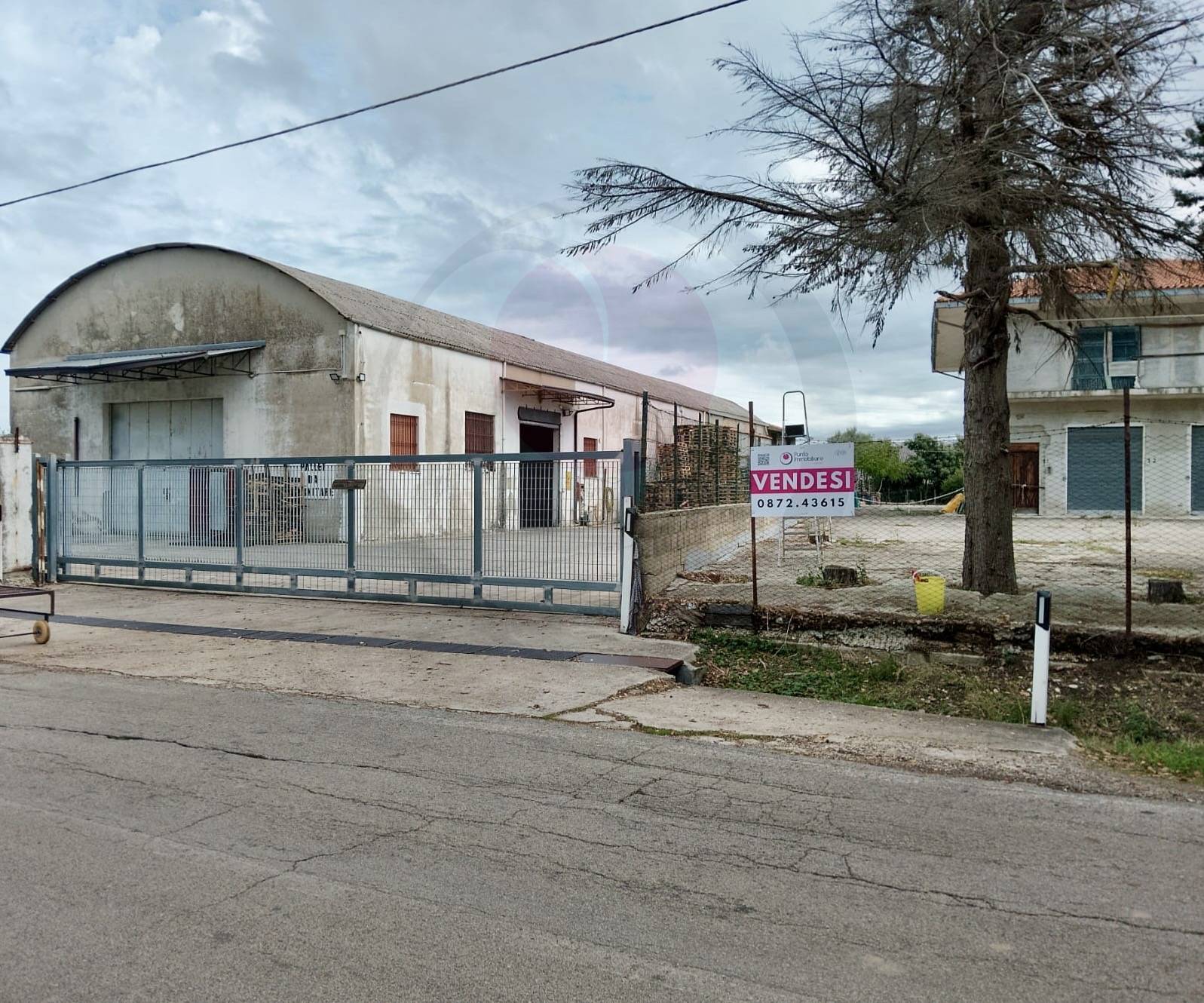 Opificio in vendita a Frisa