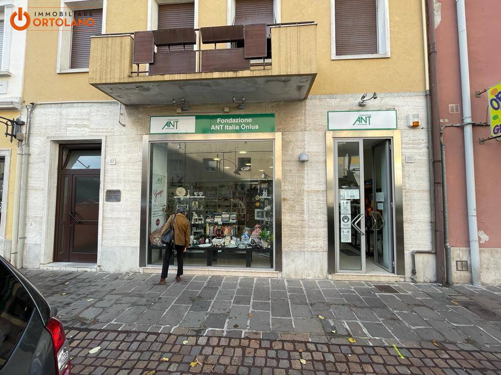 Locale commerciale in vendita a Monfalcone