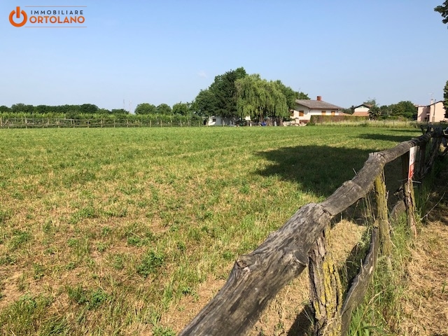 Terreno edificabile in vendita a Chiopris-Viscone