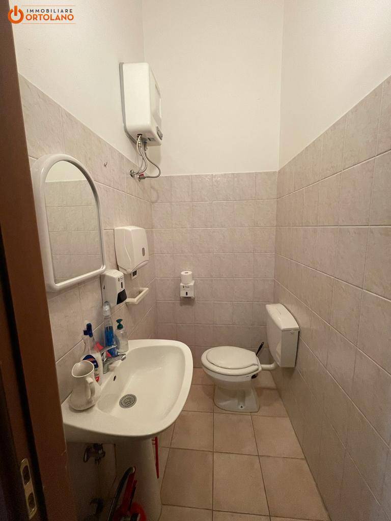 Locale commerciale in vendita a Monfalcone