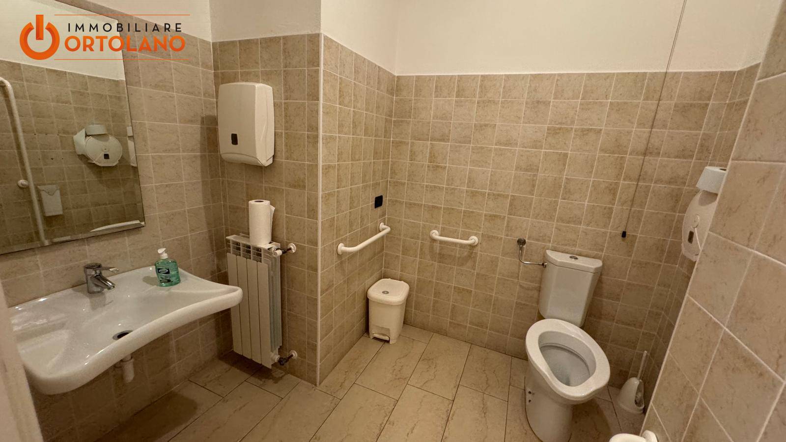 Locale commerciale in vendita a Monfalcone