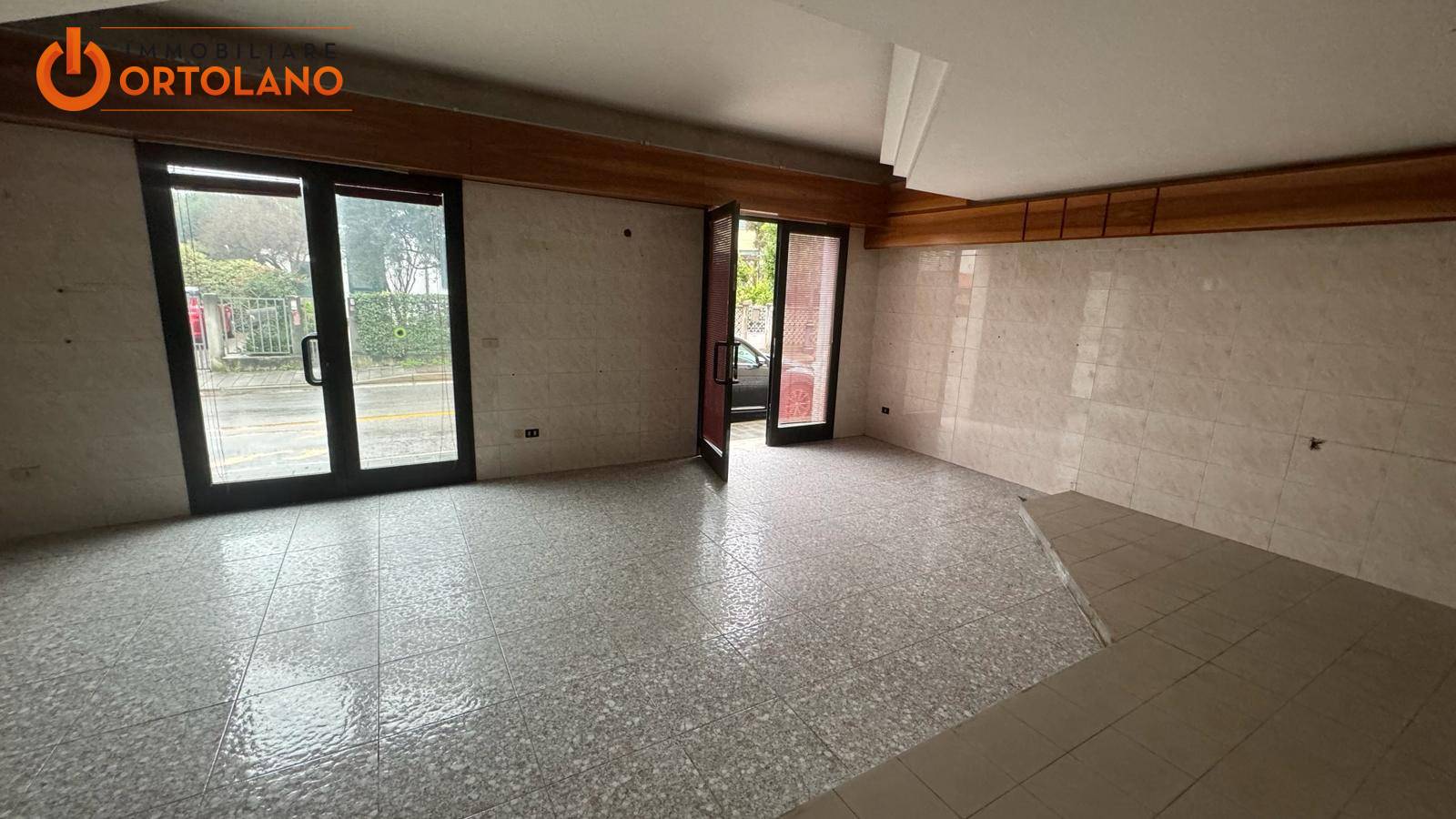 Locale commerciale in affitto a Monfalcone, Panzano