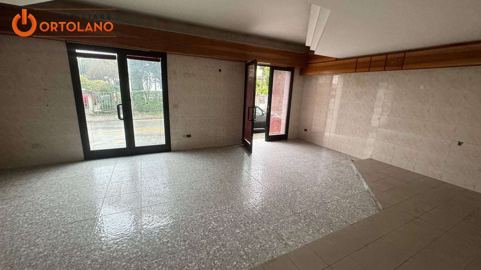 Locale commerciale in affitto a Monfalcone, Panzano