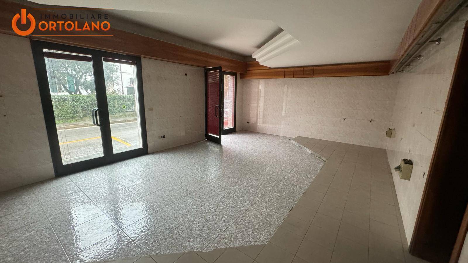 Locale commerciale in affitto a Monfalcone, Panzano