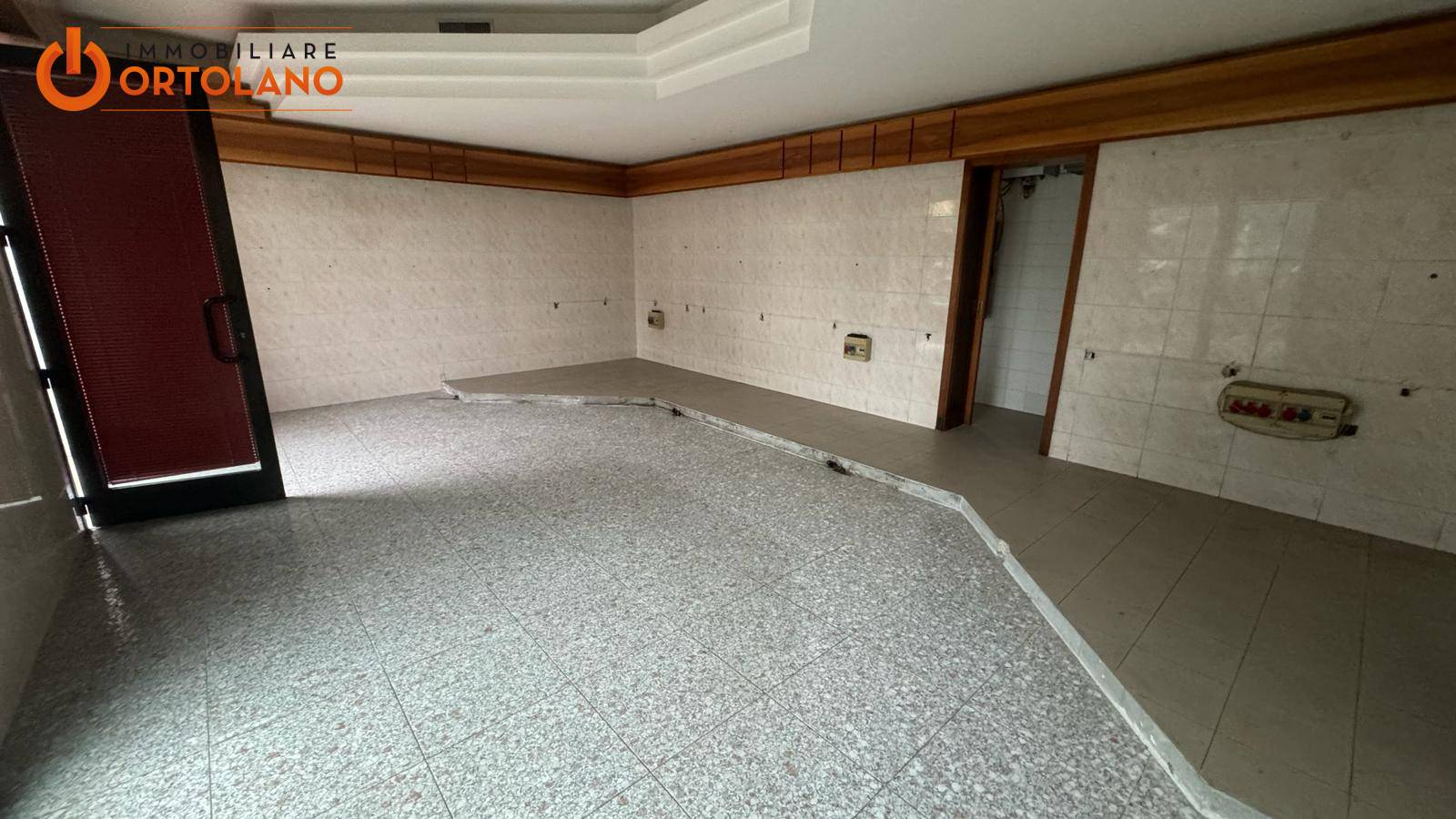 Locale commerciale in affitto a Monfalcone, Panzano