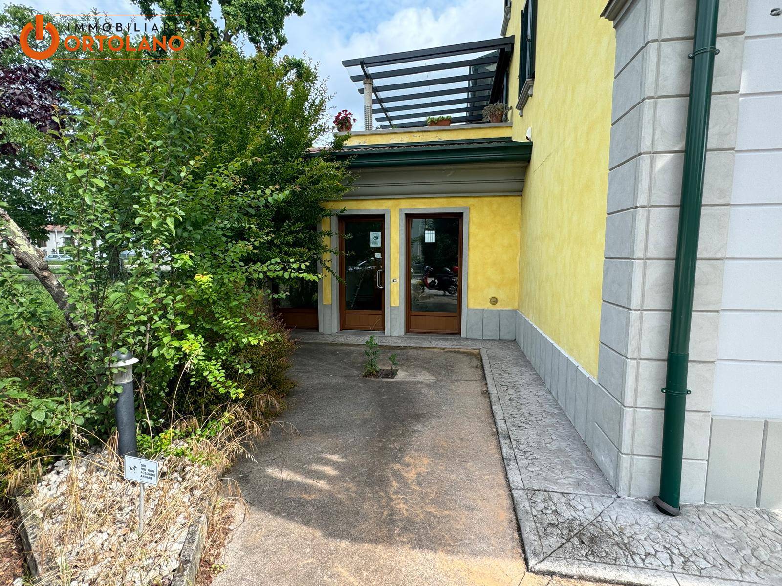 Locale commerciale in vendita a Sagrado