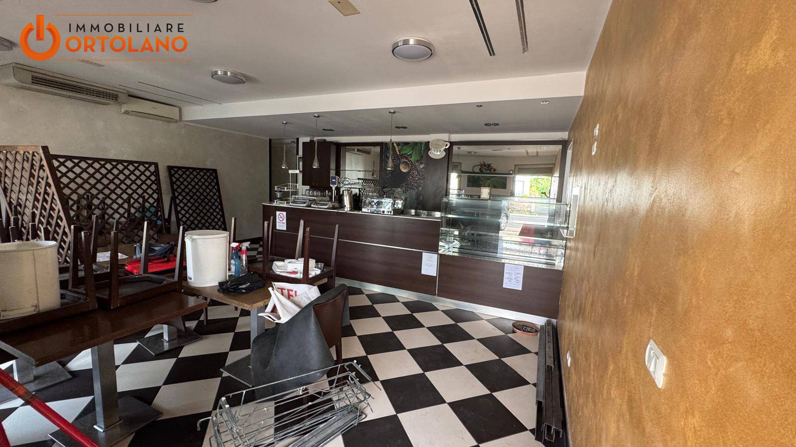 Locale commerciale in affitto a Fiumicello Villa Vicentina