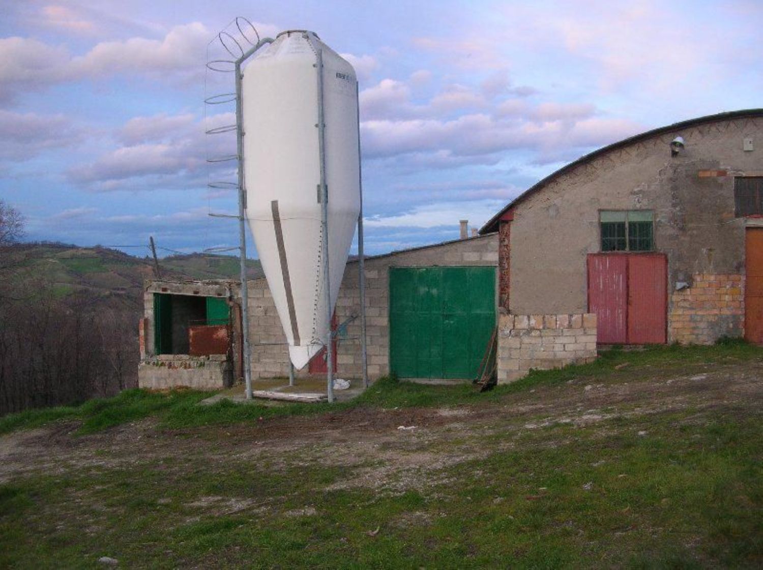 Locale commerciale in vendita a Carpineto Sinello