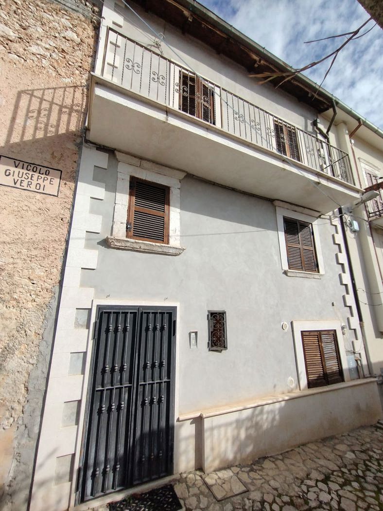 Casa indipendente in vendita a Tagliacozzo
