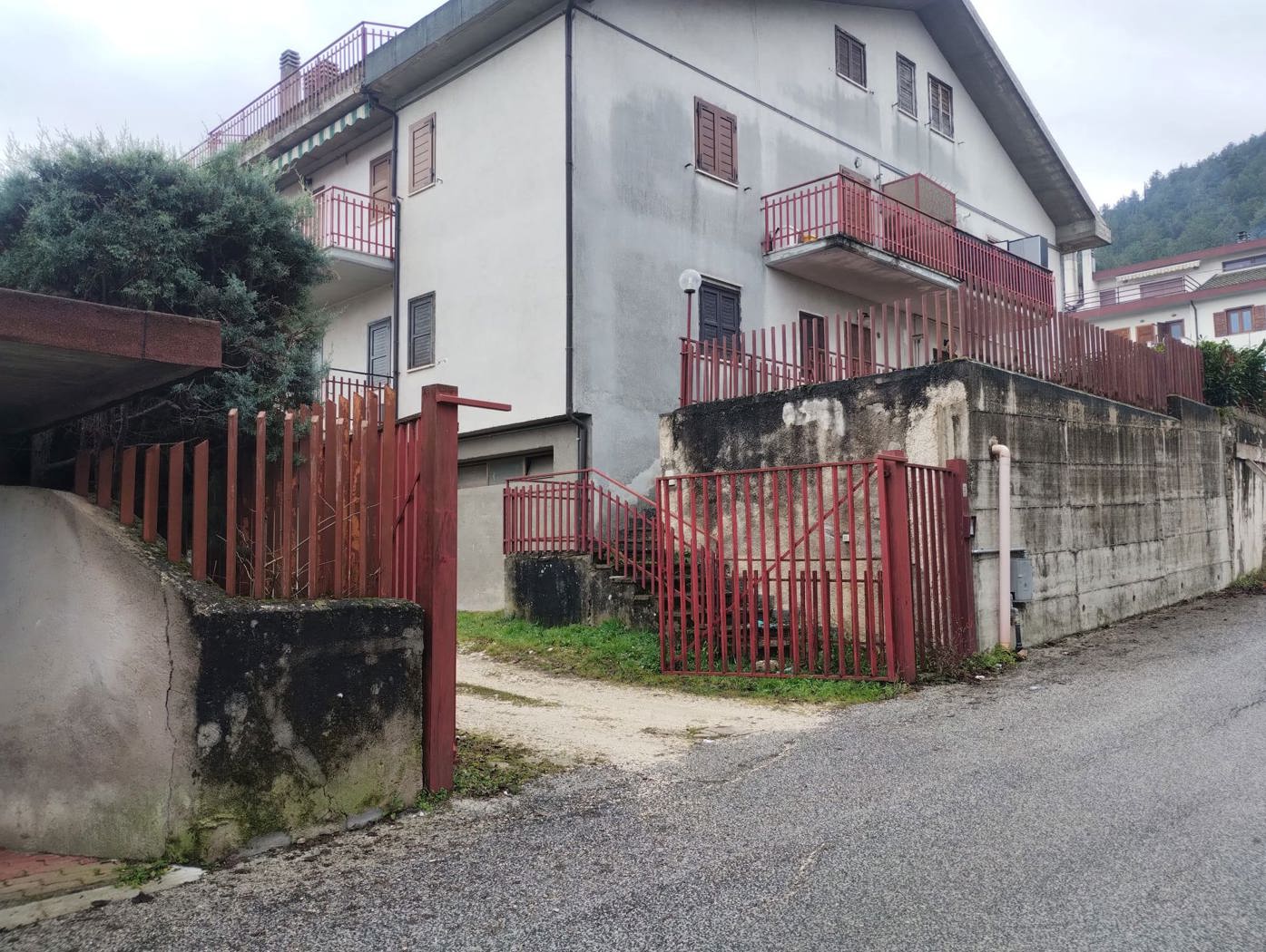 Box/Garage 100mq in vendita a Tagliacozzo