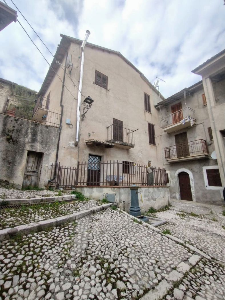 Appartamento in vendita a Tagliacozzo