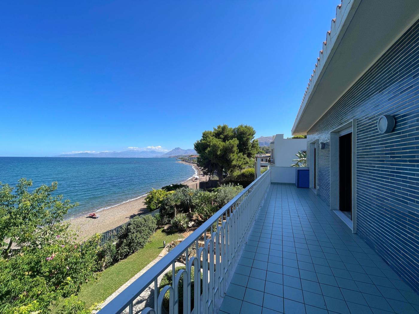 Villa arredata in affitto a Casteldaccia