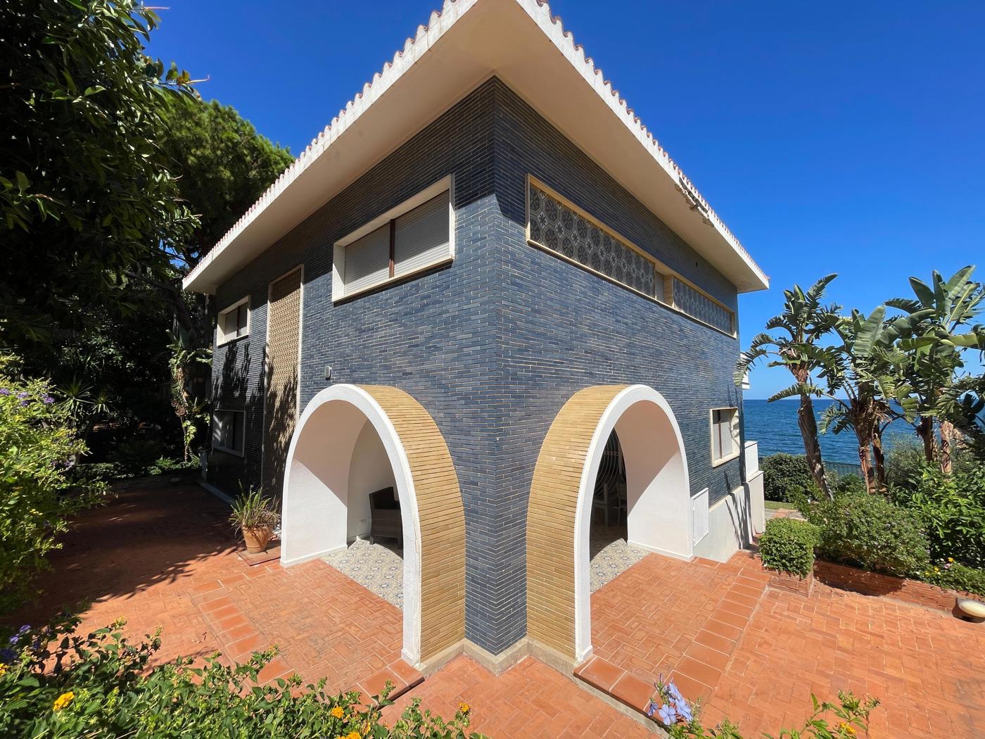 Villa arredata in affitto a Casteldaccia