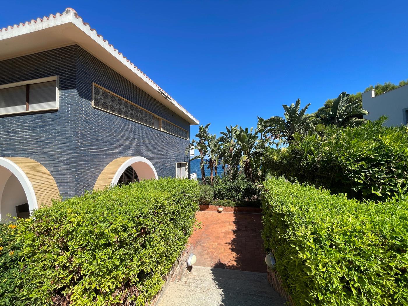 Villa arredata in affitto a Casteldaccia