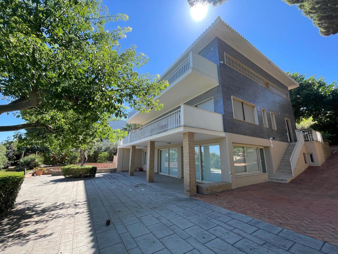 Villa arredata in affitto a Casteldaccia