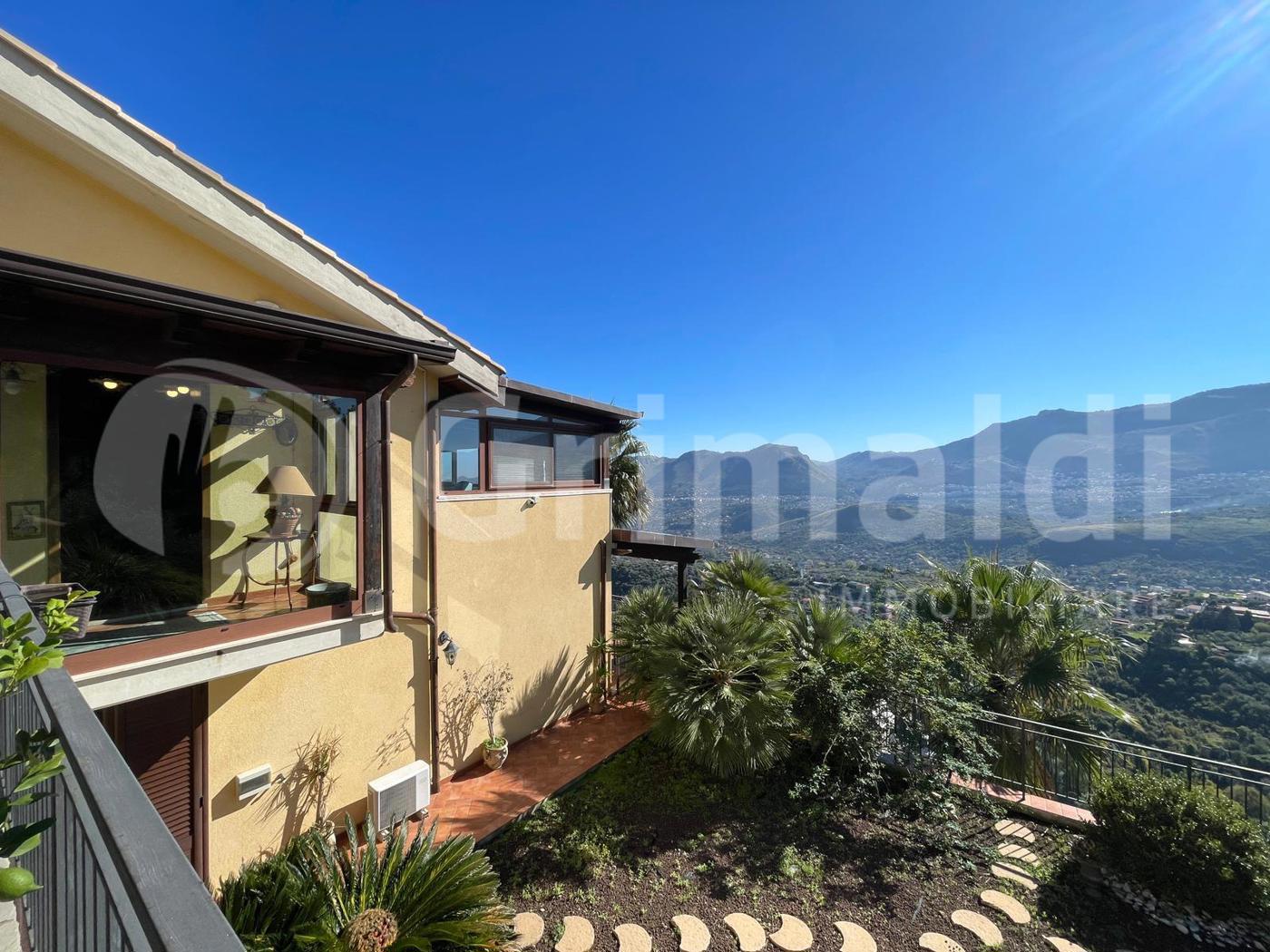 Villa Bifamiliare con giardino a Monreale