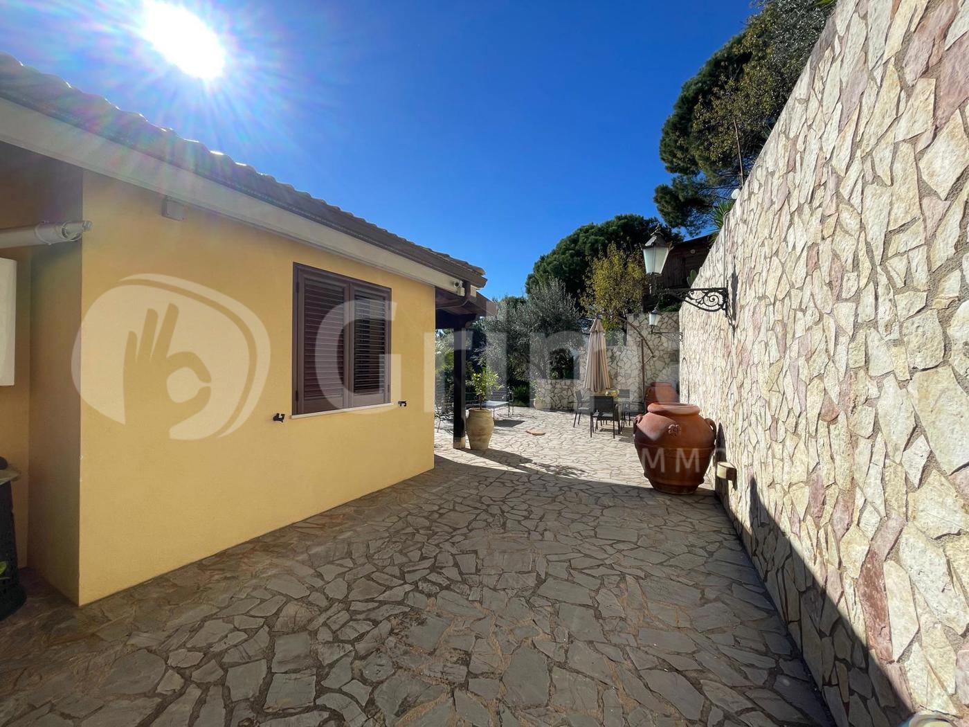 Villa Bifamiliare con giardino a Monreale