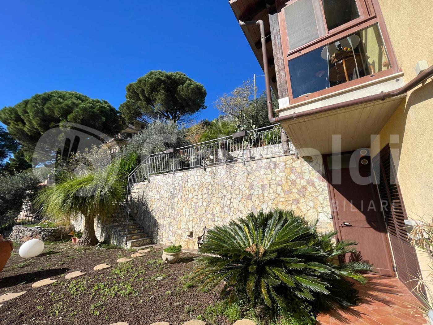 Villa Bifamiliare con giardino a Monreale