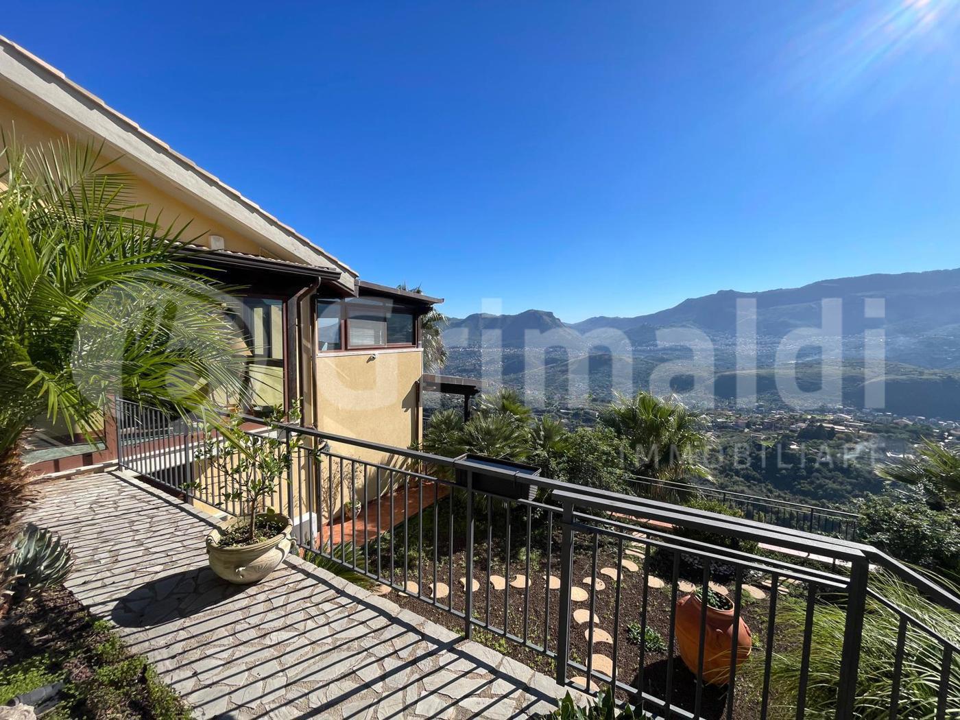 Villa Bifamiliare con giardino a Monreale