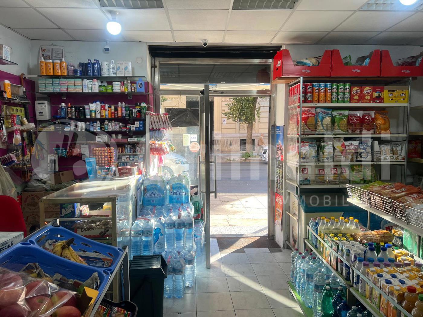 Magazzino in vendita a Palermo