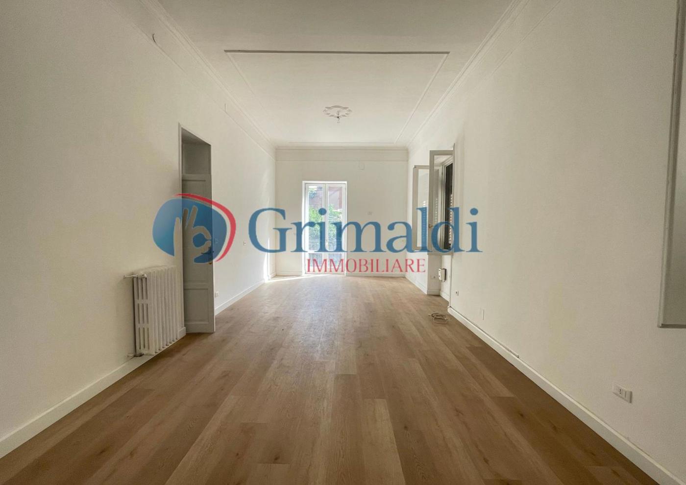 Appartamento in vendita a Palermo, 7 locali, 250 mq  #finsubito richiedi mutuo fino 100%