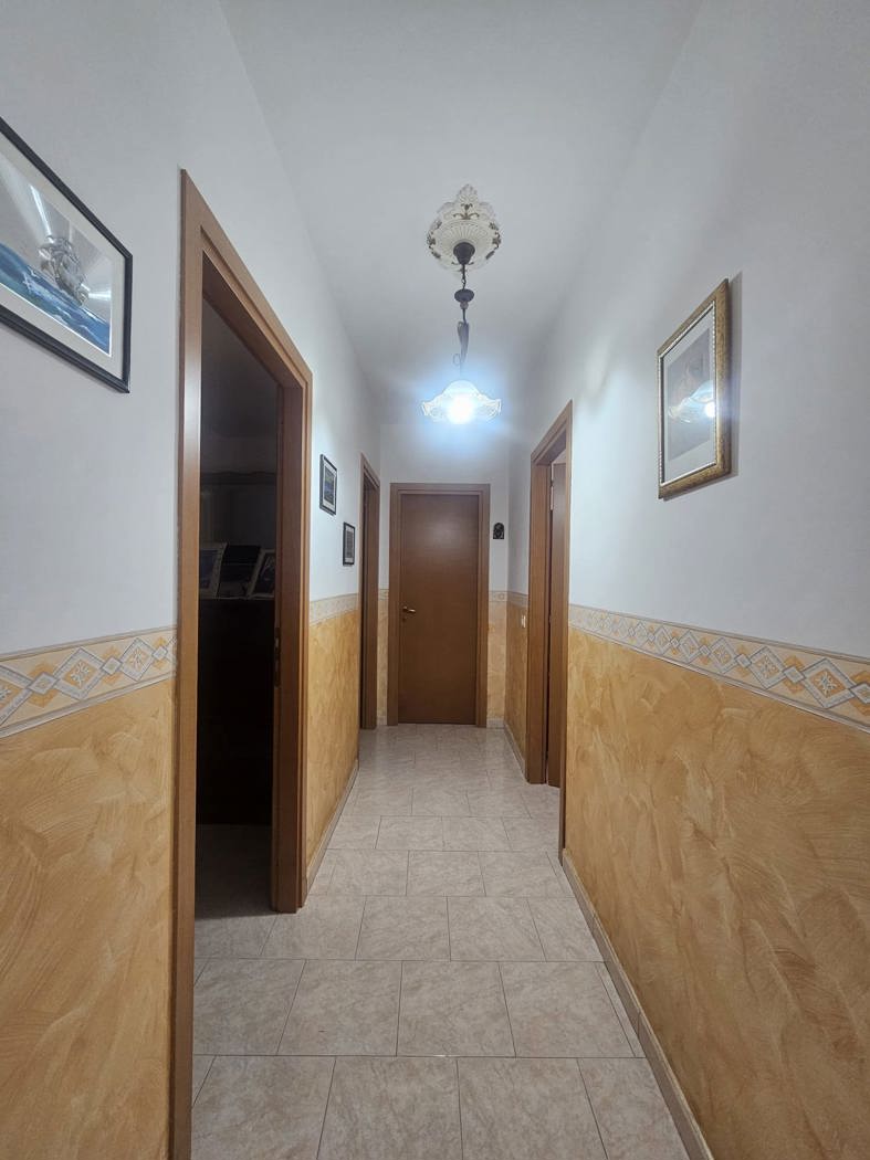 Quadrilocale in vendita a Santa Teresa di Riva