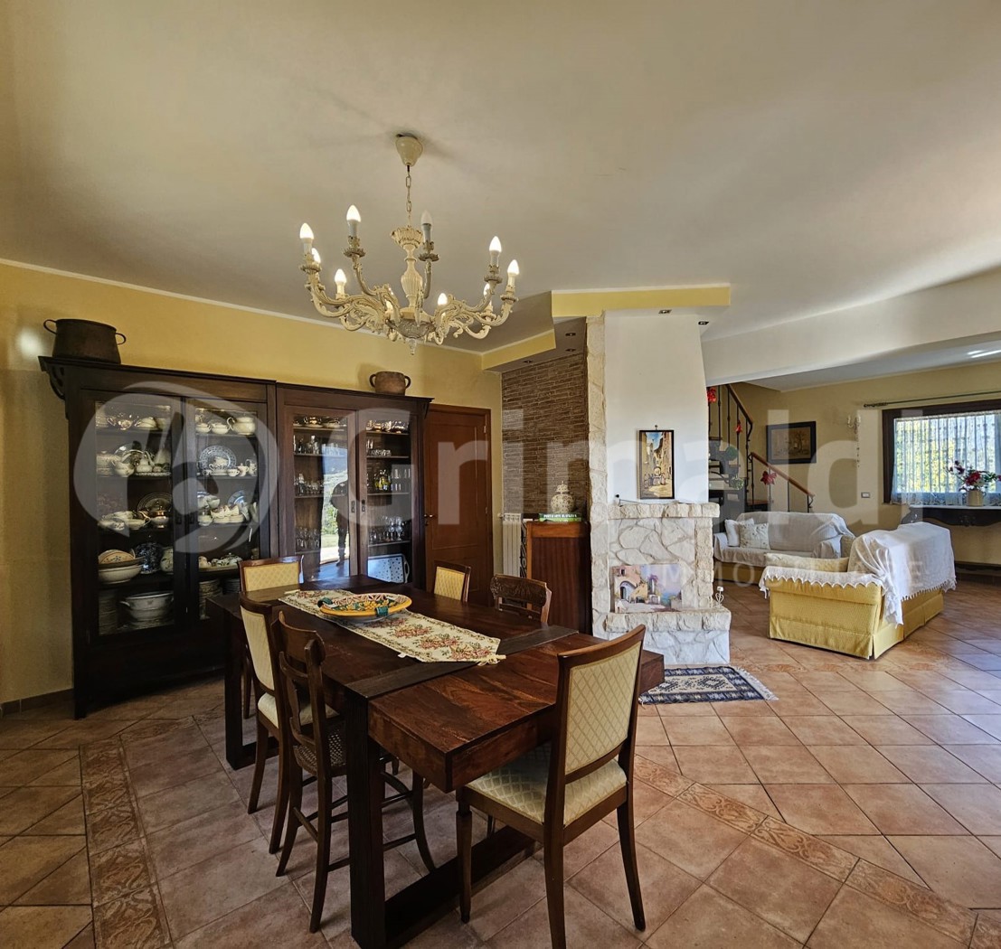 Villa con giardino a Francavilla di Sicilia